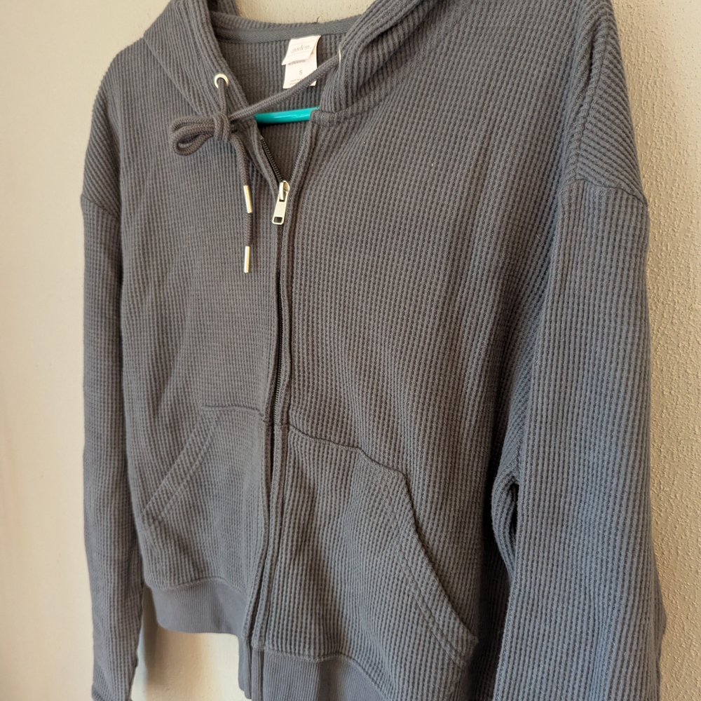 Auden Gray Waffle Knit Hooded Sweatshirt - Picture 3 of 4